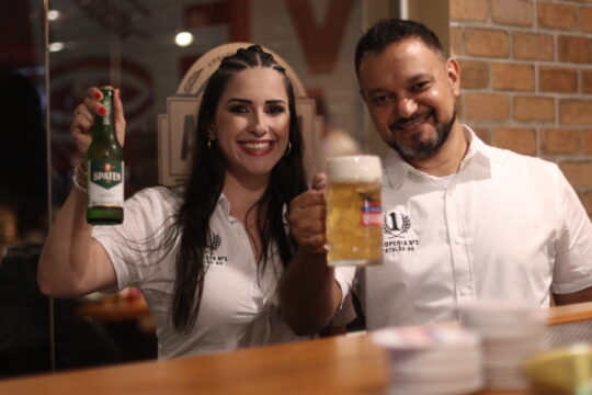 Música e chopp gelado: Efe Pop Rock se apresenta no palco da Choperia Nº1 Brahma Catalão