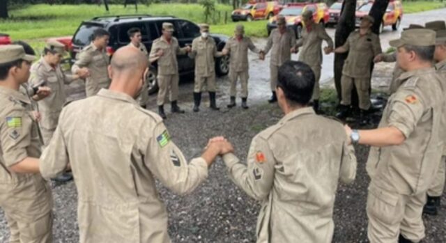 Bombeiros de Goiás resgatam pessoas ilhadas em municípios alagados da Bahia