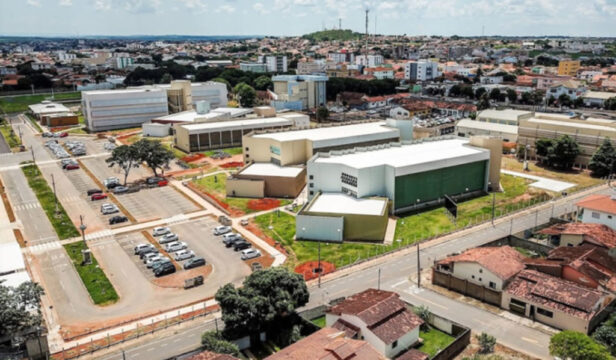 Universidade Federal de Catalão (UFCAT) abre concurso público com salários de até R$ 13,2 mil