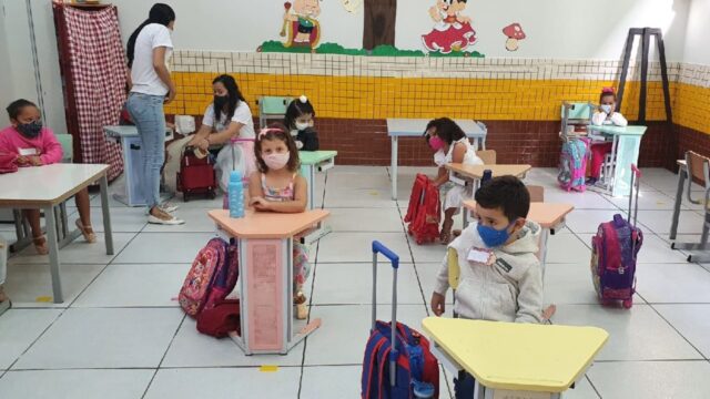 Obedecendo os protocolos de saúde, escola municipal de Ouvidor retorna às aulas presenciais