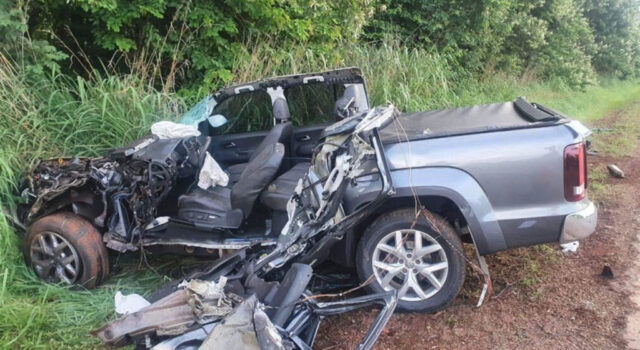 Engenheiro agrônomo morre após bater contra caminhões na BR-153, em Goiatuba