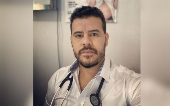 Médico é preso por não atender delegado com prioridade em posto de saúde em Cavalcante, diz prefeitura