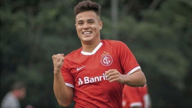 CRAC fecha com atacante ex-Internacional