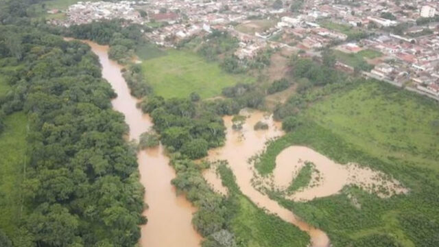 Volume do Rio Paranaíba está mais de 7 m acima do normal em Patos de Minas; Bombeiros e Defesa Civil fazem alerta
