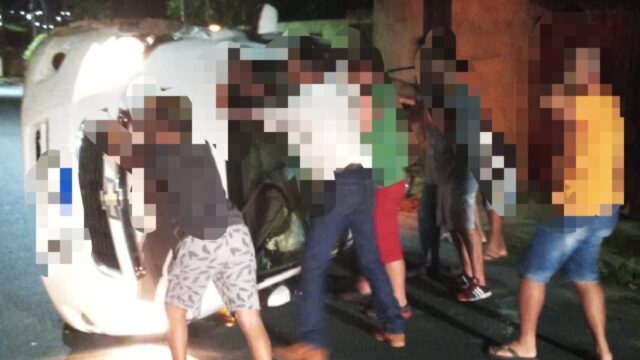 Motorista perde controle da direção e carro capota na Vila Mutirão, em Catalão