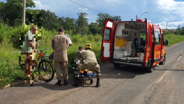 Ciclista fica ferida ao passar por buraco e sofrer queda no Bairro Maria Amélia II1