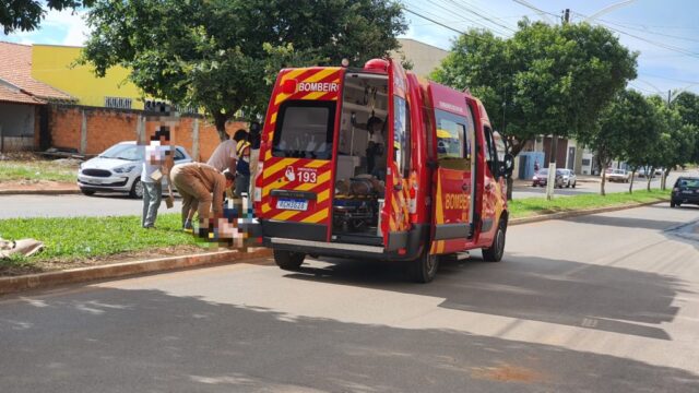 Motociclista fica ferida ao colidir com caminhonete em Catalão