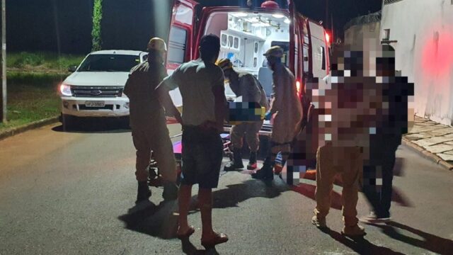 Motociclista sofre queda e fica ferido ao evitar colisão com carro, em Catalão