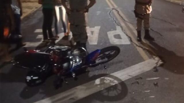 Jovem fratura fêmur após acidente de moto em avenida de Catalão