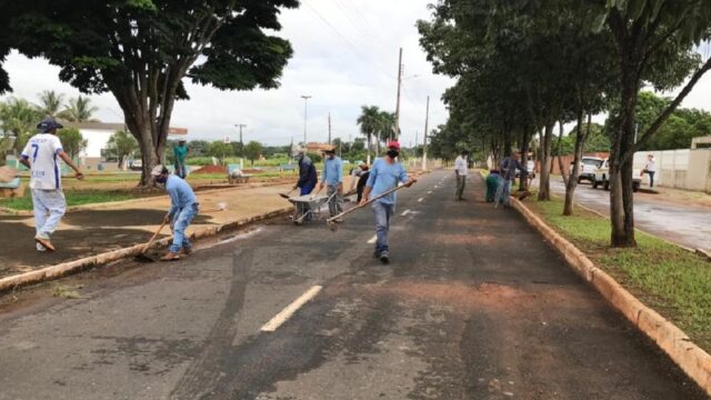 Prefeitura de Três Ranchos dá início ao "Programa Cidade Limpa"