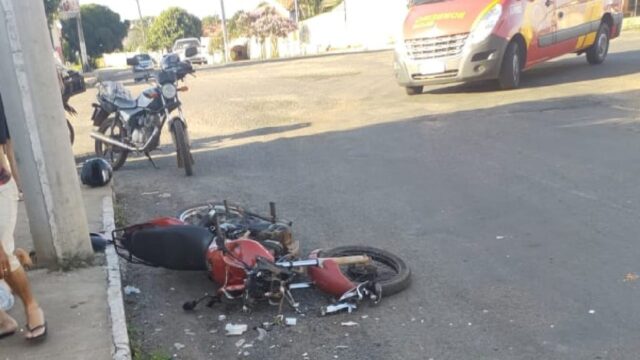 Motociclista fica ferido após bater moto contra um poste de iluminação em Goiandira