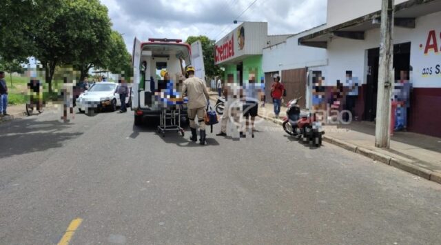 Jovem fica ferido após colidir moto em carro, em Catalão
