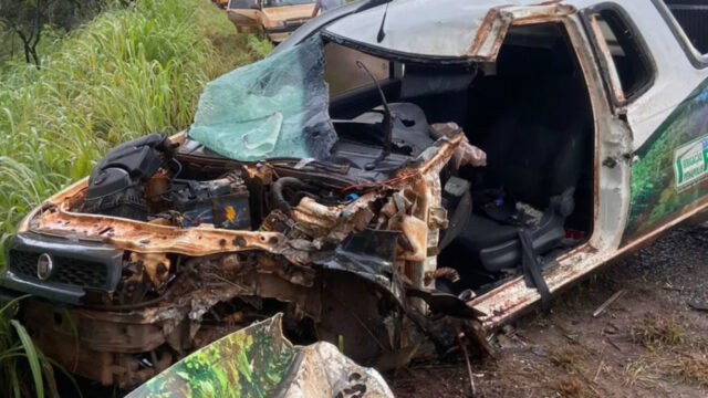 Motorista de caminhonete morre ao tentar ultrapassagem e bater de frente com caminhão na MG-188, em Paracatu