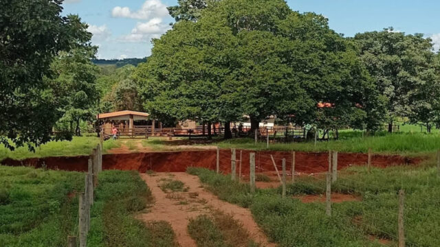 Dolina se abre em fazenda de Vazante e assusta morador