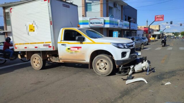 Em cruzamento perigoso, adolescente fica ferido em acidente de trânsito, em Catalão