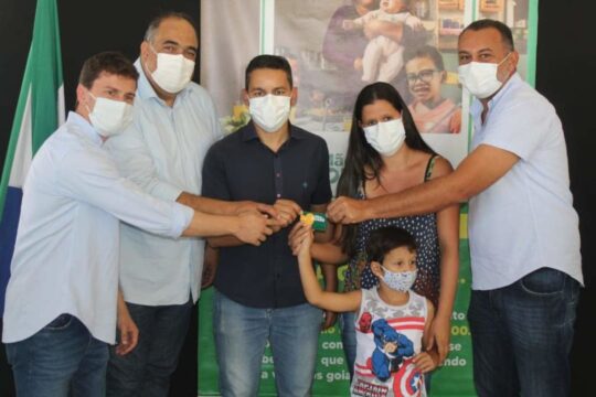 Em parceria com o Governo de Goiás, Três Ranchos entrega cartões "Mães de Goiás"