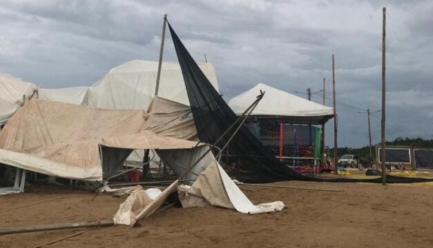Chuva e vento forte fazem estragos em Três Ranchos; veja imagens