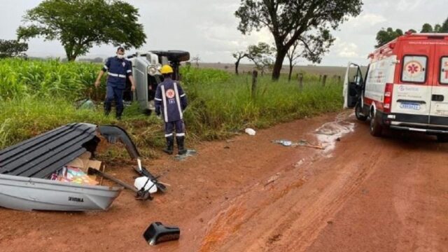 Duas crianças e uma mulher ficam feridas após capotamento entre Caldas Novas e Piracanjuba