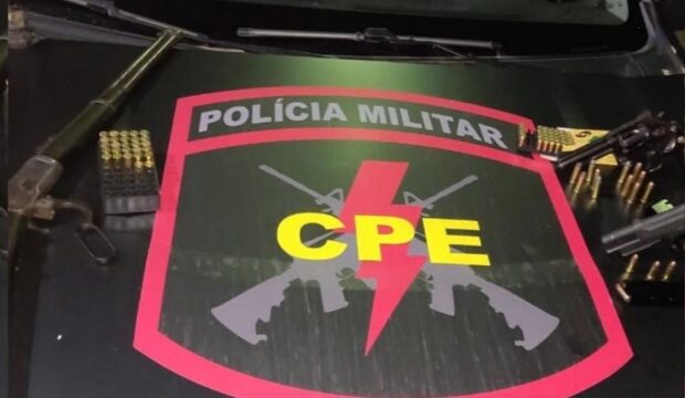 Em Ipameri, CPE realiza a prisão de suspeitos e apreende armas e munições