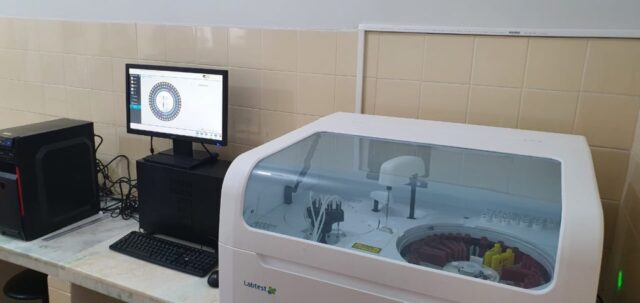 Prefeitura de Ouvidor adquire equipamentos de automação bioquímica para Hospital Municipal