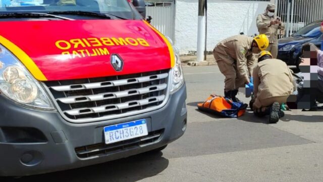 Motociclista fica ferido após ser atingido por carro em cruzamento de Catalão
