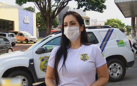 Perita criminal que foi baleada enquanto dirigia planejou o próprio atentado, diz polícia