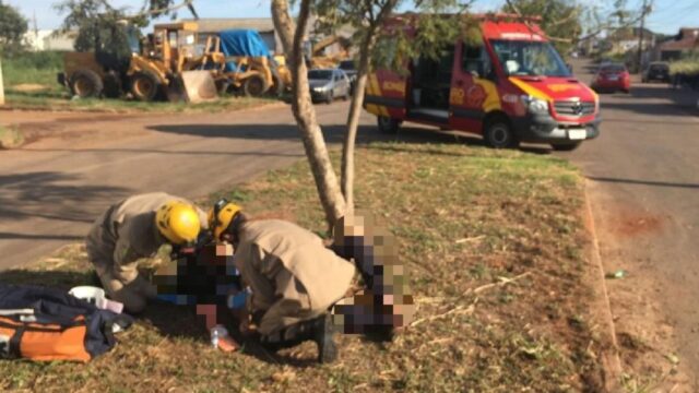 Queda de moto deixa homem ferido no Bairro Setor Aeroporto, em Catalão