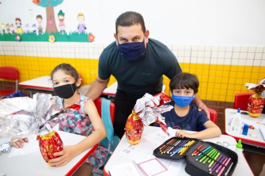 Prefeitura de Ouvidor realiza entrega de Ovos da Páscoa aos alunos da Rede Municipal