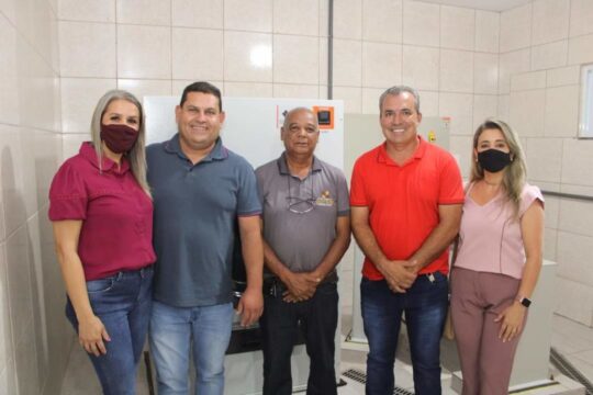 Presidente da Câmara de Ouvidor acompanha o recebimento de novos equipamentos para lavanderia do Hospital Municipal