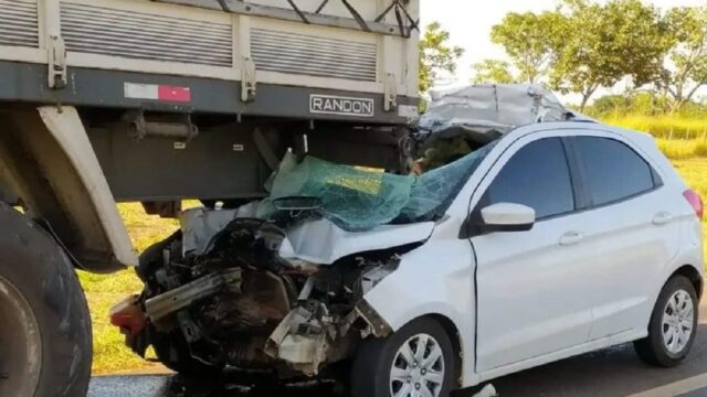 Mulher morre em acidente na BR-365 enquanto discutia com marido no carro