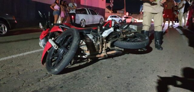 Veículo na contramão atinge motociclista no Bairro São João, em Catalão