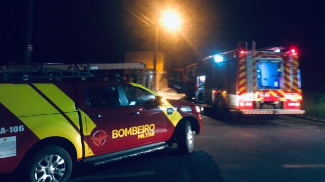 Em Catalão, bombeiros são acionados para conter incêndio em caminhão