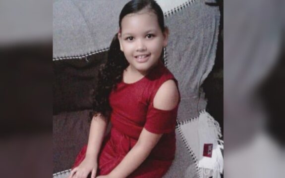 Criança morre após cair de moto e ser atropelada por caminhão, em Porangatu