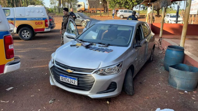 Polícia de Uberlândia troca tiros com assaltantes de ônibus na BR-365