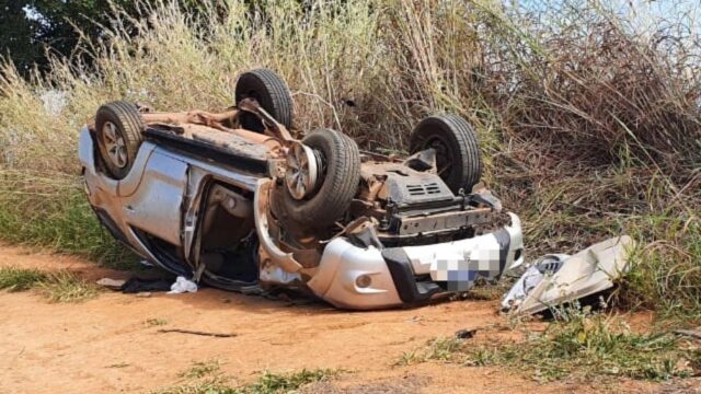 Saída de pista com capotamento na BR-050 deixa casal ferido próximo a Catalão