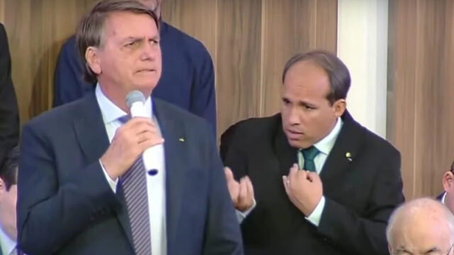 Em visita a Goiás, Bolsonaro condena exploração de minérios em Catalão