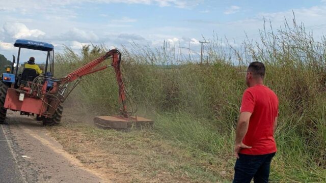 Goinfra atende demanda do vereador Cleitinho de Ouvidor e dá iníco a poda de árvores e roçagens na GO-330
