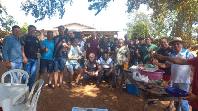 Ex-soldados do Exercito Brasileiro, reservista de 1989 e Grupamento A-89 se reúnem para confraternização em Pires do Rio