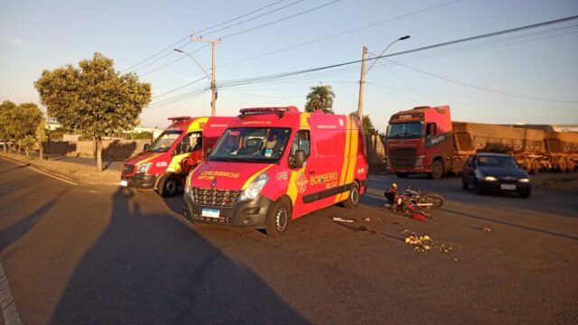 Acidente de trânsito deixa condutora de moto e passageira ferida em Catalão