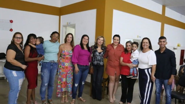 Jovens do CCPA expressam gratidão às mães