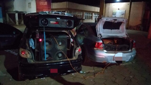Veículos com som automotivo são apreendidos após denúncias de perturbação do sossego, em Orizona
