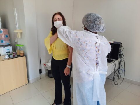 Em Catalão, 34 pessoas, entre professores e dependentes da UFCat, foram imunizadas na campanha do Adufg contra a gripe