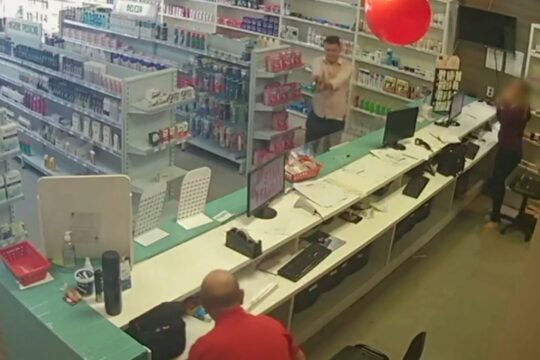 Morre idoso baleado pelo ex-genro em drogaria de Goiânia