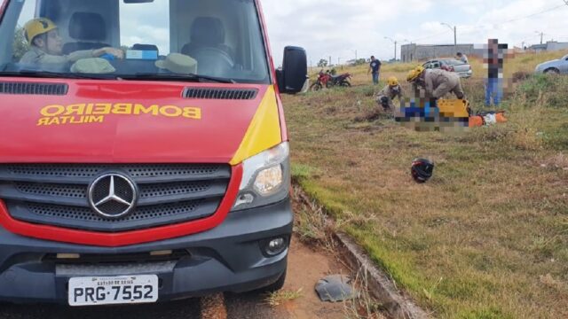 Acidente de trânsito na GO-330 deixa motociclista inconsciente e em estado grave, em Catalão