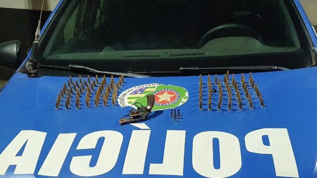 Jovem é preso por suspeita de crimes de tráfico de drogas e porte ilegal de arma de fogo em Catalão