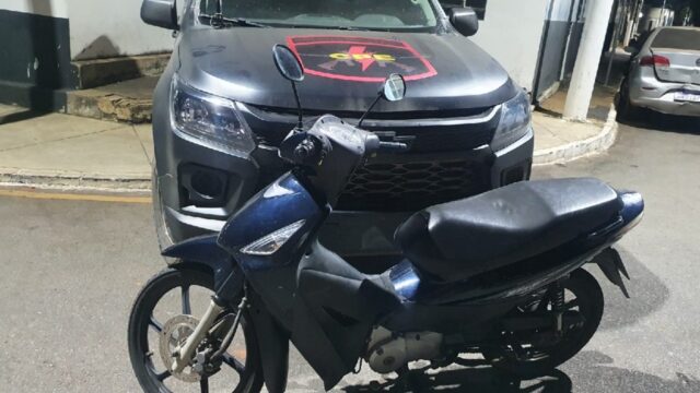 Moto com sinais identificadores suprimidos é apreendida pela CPE em Catalão