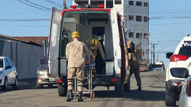 Mulher fica ferida após sofrer queda de motocicleta em Catalão