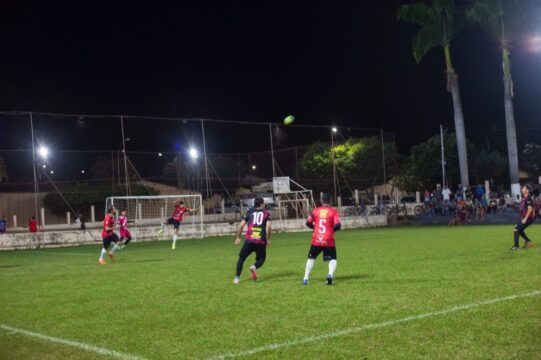 Os Amigos FC e Galácticos FC se classificam para disputar a final do Campeonato de Futebol Society 2022 em Ouvidor