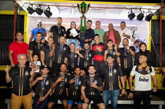 Galácticos FC vence o Campeonato de Futebol Society 2022 em Ouvidor - Torcedores lotam arquibancada em noite de festa