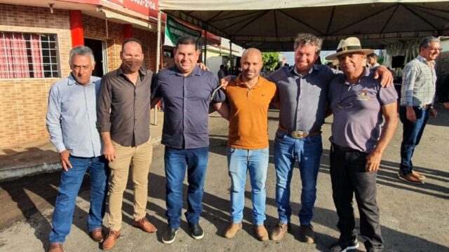 Prefeito Cebinha e vereadores participam de lançamento de obras em Goiandira